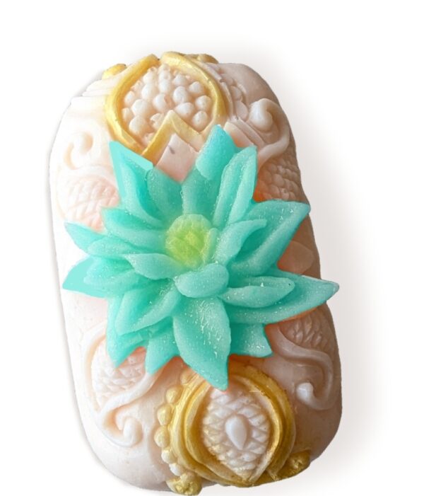 Lotos Mentol Herz des Buddha Lotusblume handgearbeitete Himbeerenseife