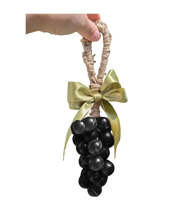 Rebe Weintrauben Form handgearbeitet Himbeerenseife Geschenkidee