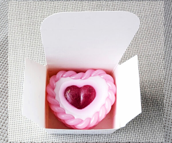 handgemachte Seife mit Doppelherzen