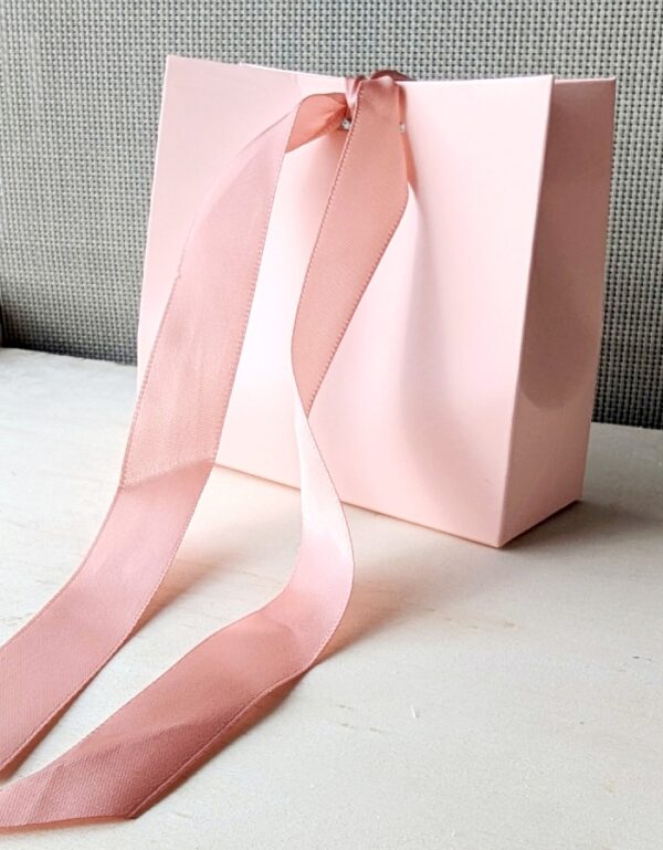 44444444444444т Seifenverpackung mit dem Band