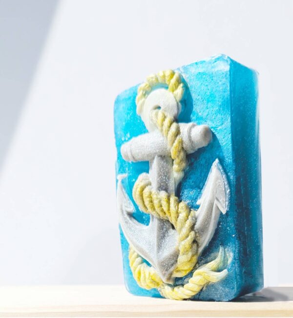 Himbeereseife-Relief-Anker . handarbeit