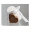 Ein Herz mit Papieschchten Handgemachte Herzform Himbeerenseife 45g