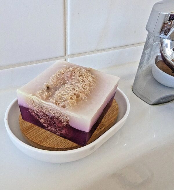 Handgemachte Himbeereseife mit Luffa , Vitamin E 150g