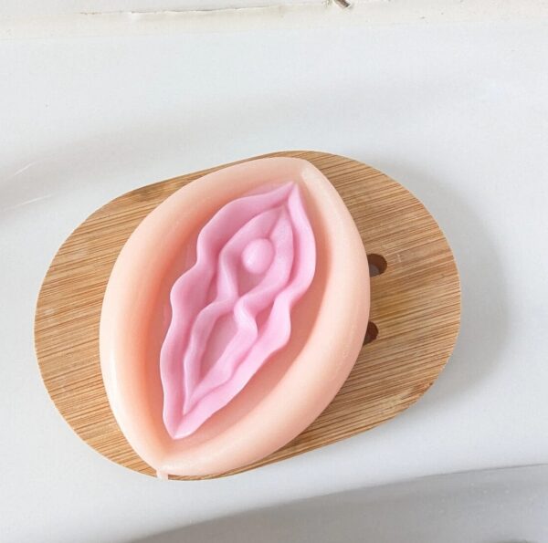 Vagina Vulva Form Himbeerenseife JGA Geschenkideen