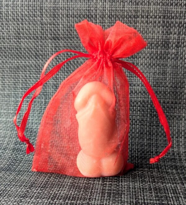 6a85d92cf3056aa6d06d47ac6f9d639f02a570a8c99df7a593216.jpg Penis Mini Form Handgemachte Himbeereseife Geschenkideen JGA
